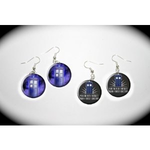 Doctor Who Police Box TARDIS 2 Pairs of Earrings