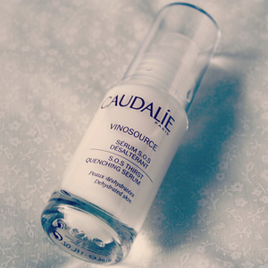 Caudalie Увлажняющая сыворотка Vinosource Le Serum S.O.S Desalterant