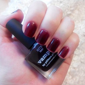 piCture pOlish Vampire