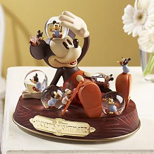 Snow globe mickey