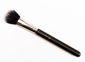 MAC brush 159