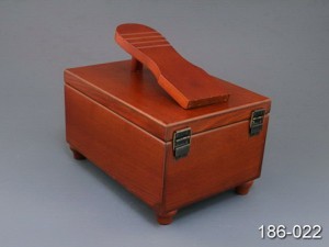 ШКАТУЛКА ДЛЯ УХОДА ЗА ОБУВЬЮ