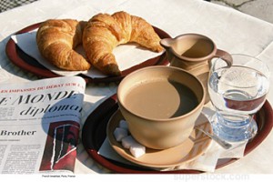 Слопать круассан на завтрак в Париже