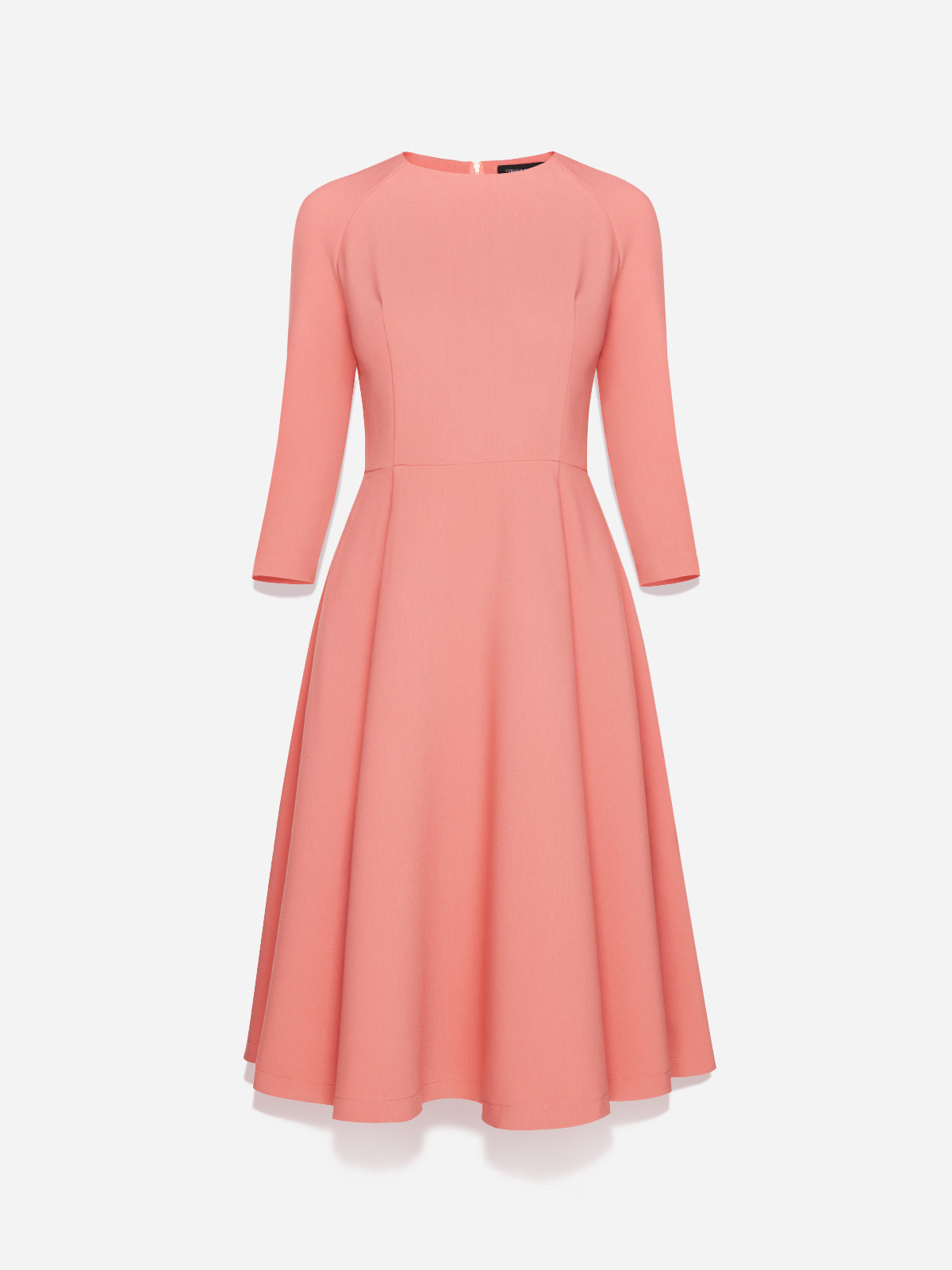 Розовое платье с длинным рукавом