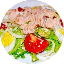 салат с тунцом и помидорами черри