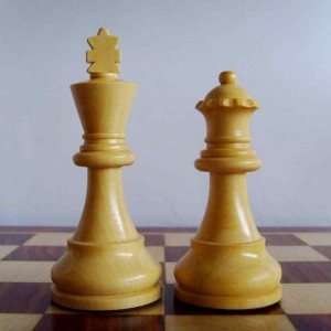 Играть в шахматы