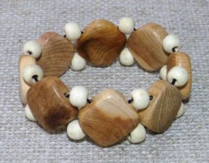 Можжевеловый браслет