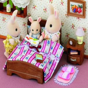 Sylvanian Families "Большая кровать и тумбочка" 2934
