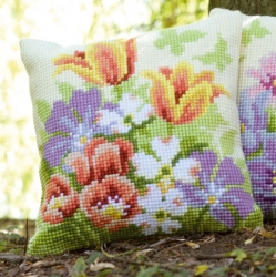 Подушка для вышивания vervaco нежные цветы
