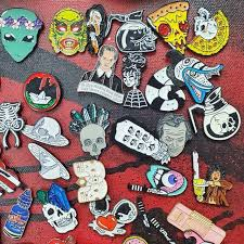 Пины и значки