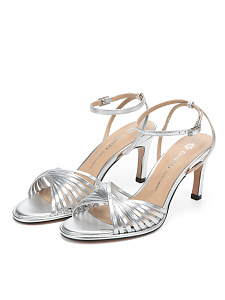 серебристые босоножки